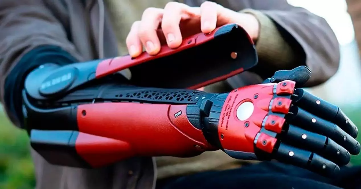 bionic arm allows you to feel touch by connecting to the brain